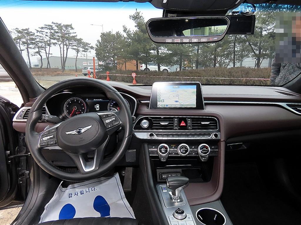 Genesis G70 - Vista 7