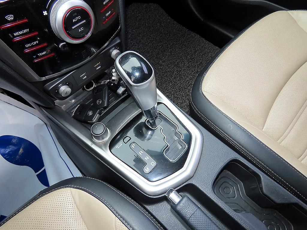 Ssangyong Tivoli - Vista 10