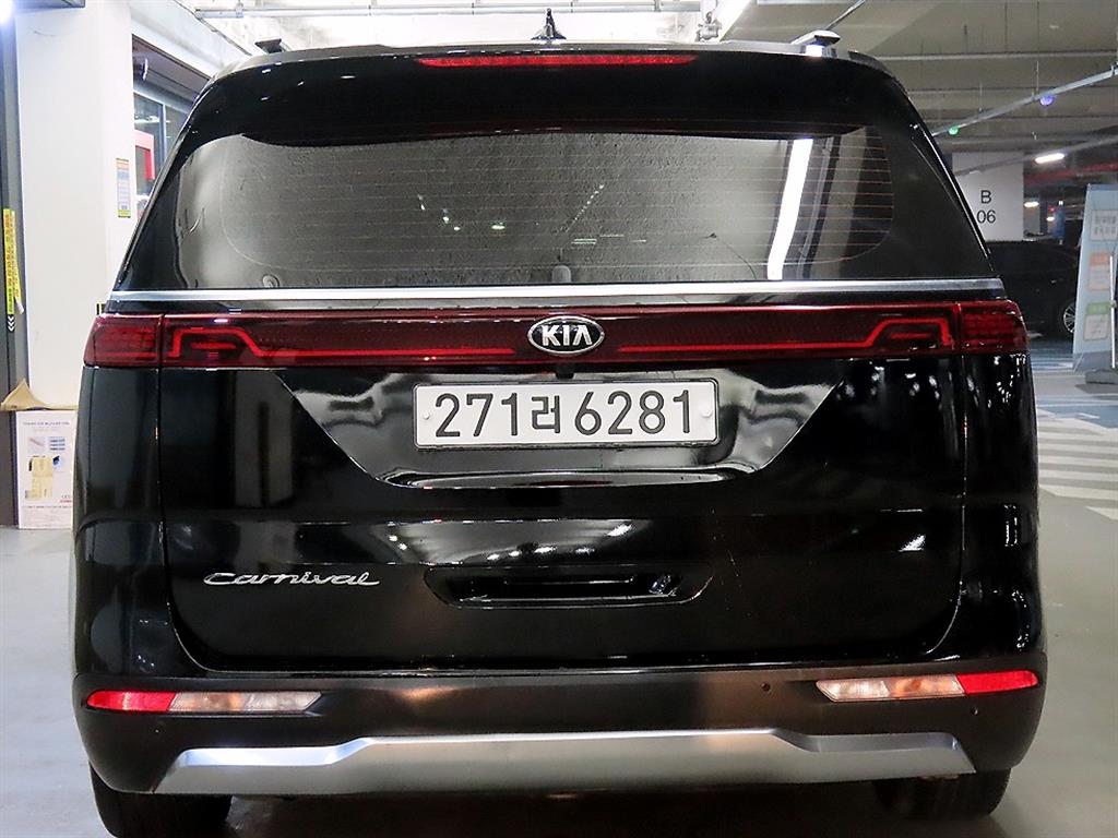 KIA Carnival - Vista 5