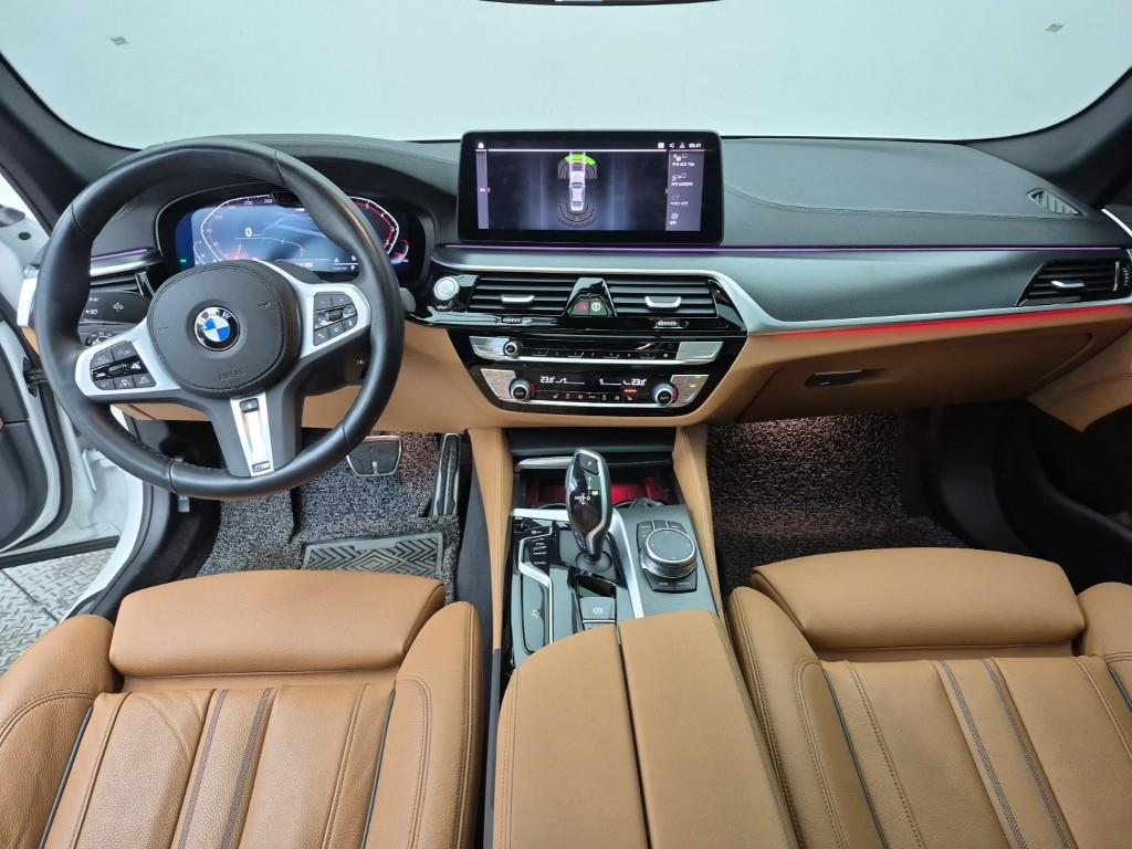BMW 5 Series - Vista 5