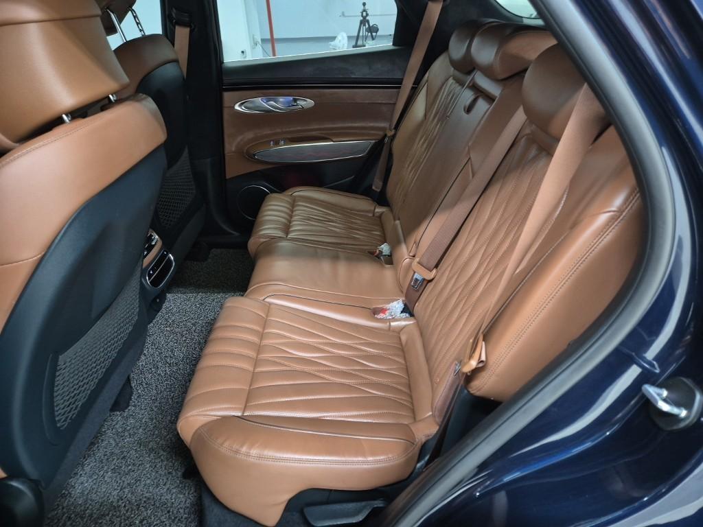 Genesis GV70 - Vista 12