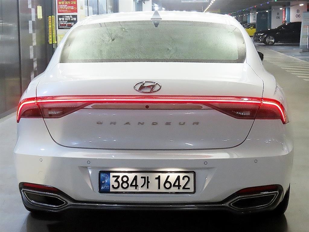 HYUNDAI Grandeur - Vista 5
