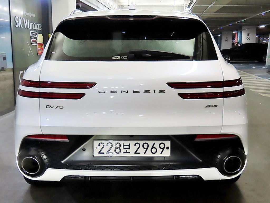 Genesis GV70 - Vista 5
