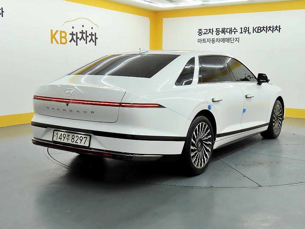 HYUNDAI Grandeur - Vista 4