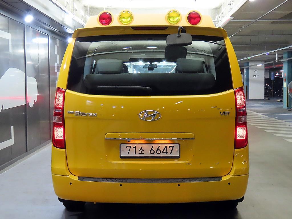 HYUNDAI Starex - Vista 5