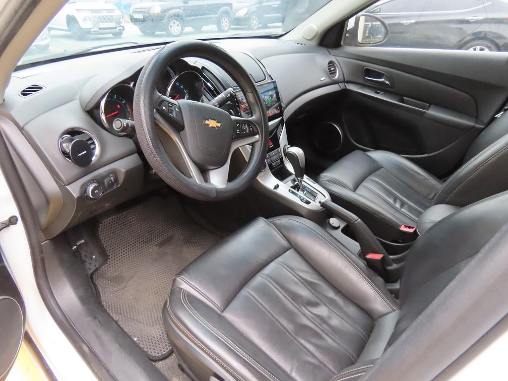 Chevrolet Cruise - Vista 6