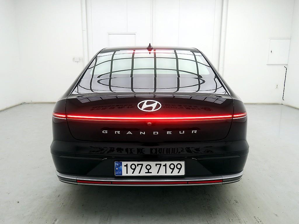 HYUNDAI Grandeur - Vista 3