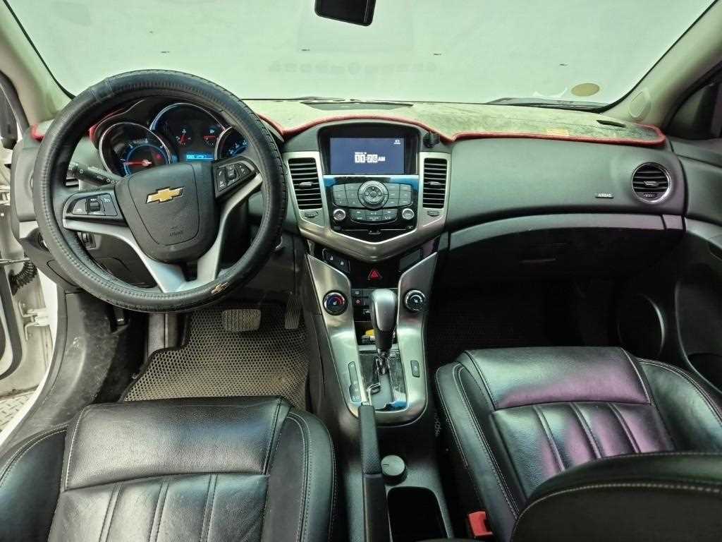 Chevrolet Cruise - Vista 7