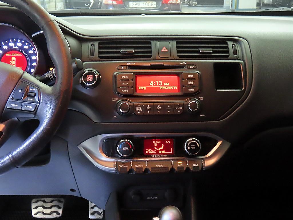 KIA Pride - Vista 11