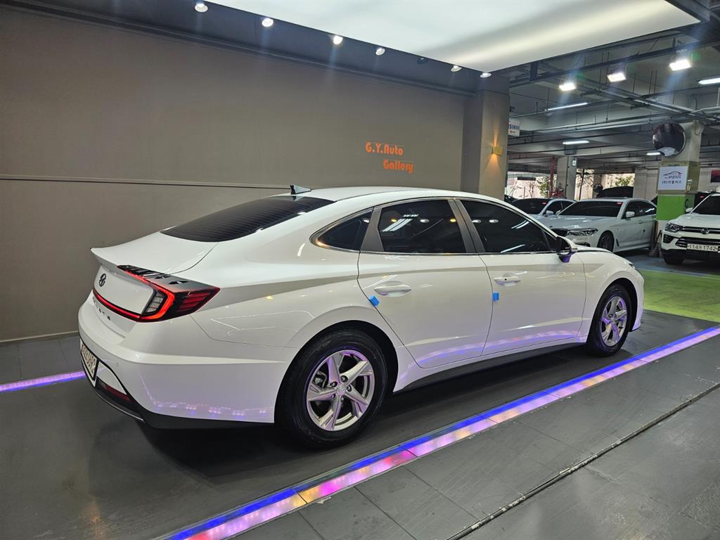 HYUNDAI Sonata - Vista 11