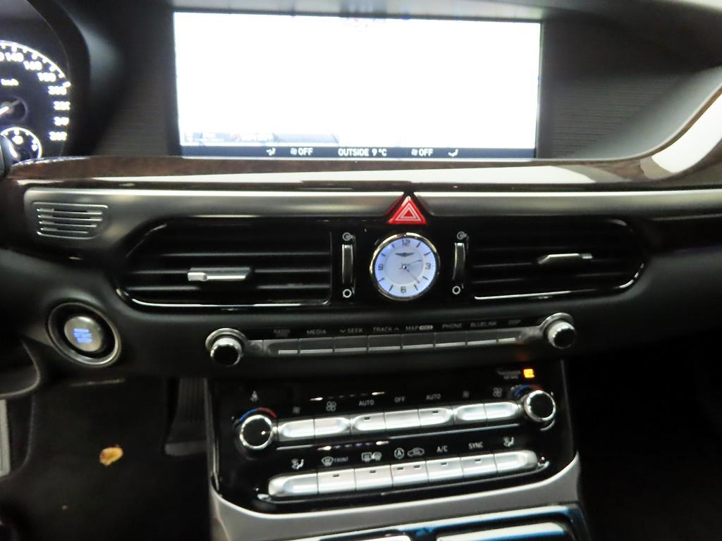 Genesis EQ900 - Vista 9