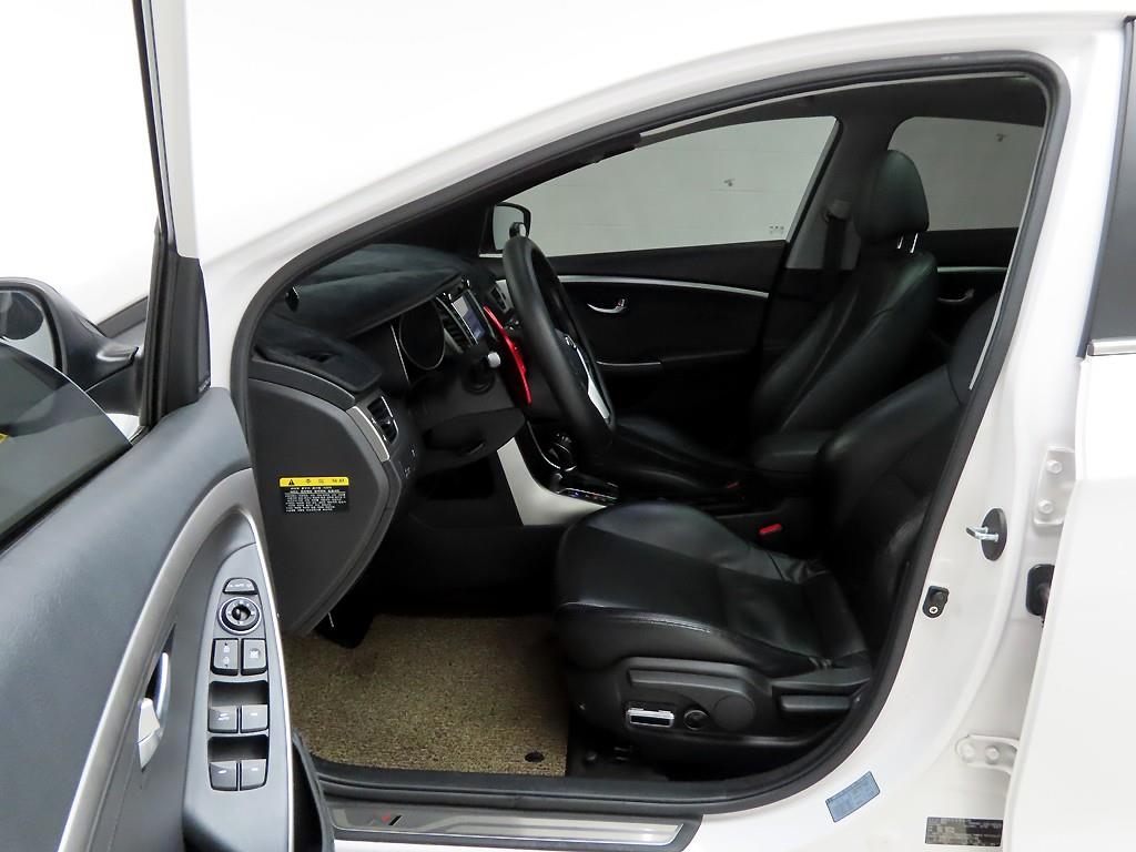 HYUNDAI i30 - Vista 12