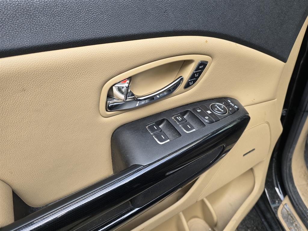 KIA Carnival - Vista 5