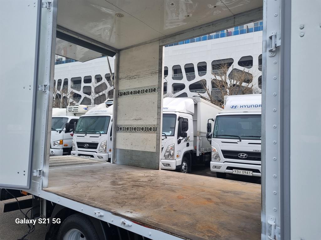 medium and large cargo truck 2018 Blanco - Importación desde Corea - HF Imports Iquique - Foto 17