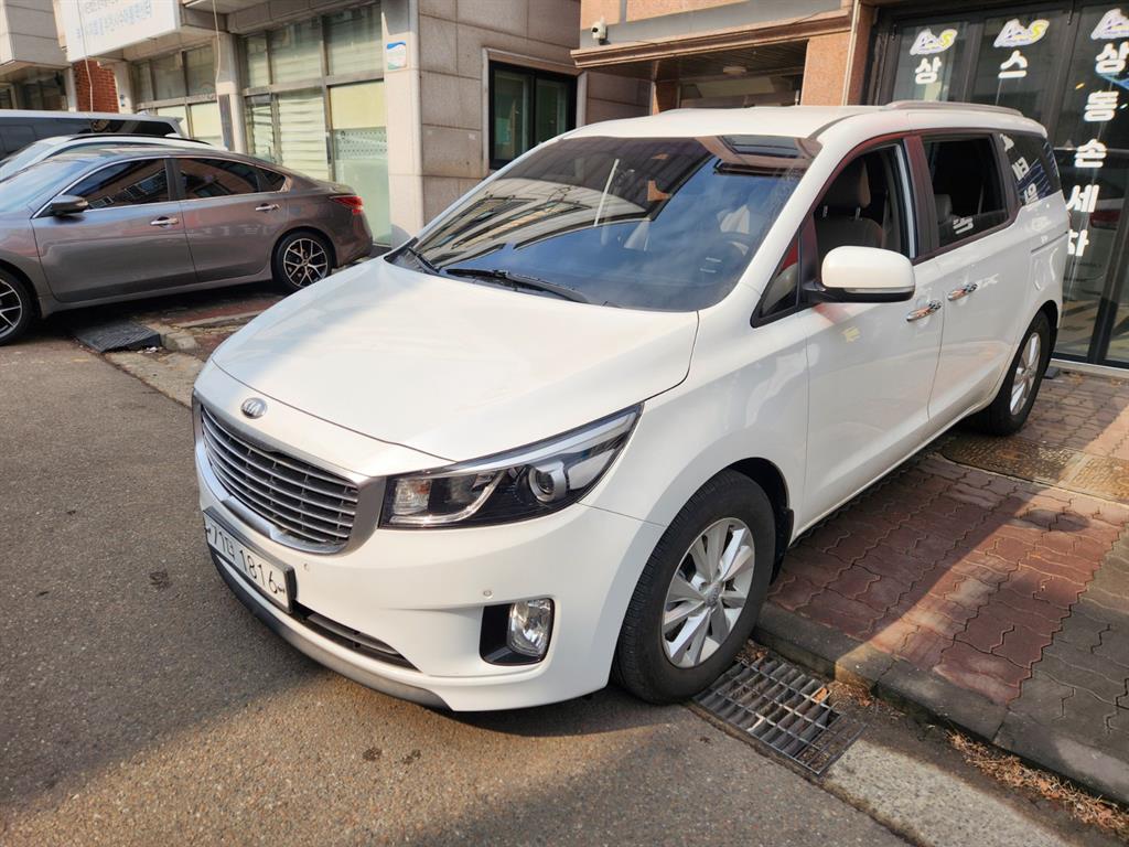 KIA Carnival
