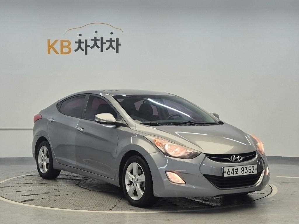 HYUNDAI Avante - Vista 4
