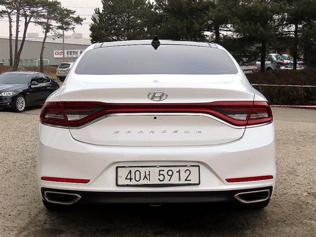 HYUNDAI Grandeur - Vista 4