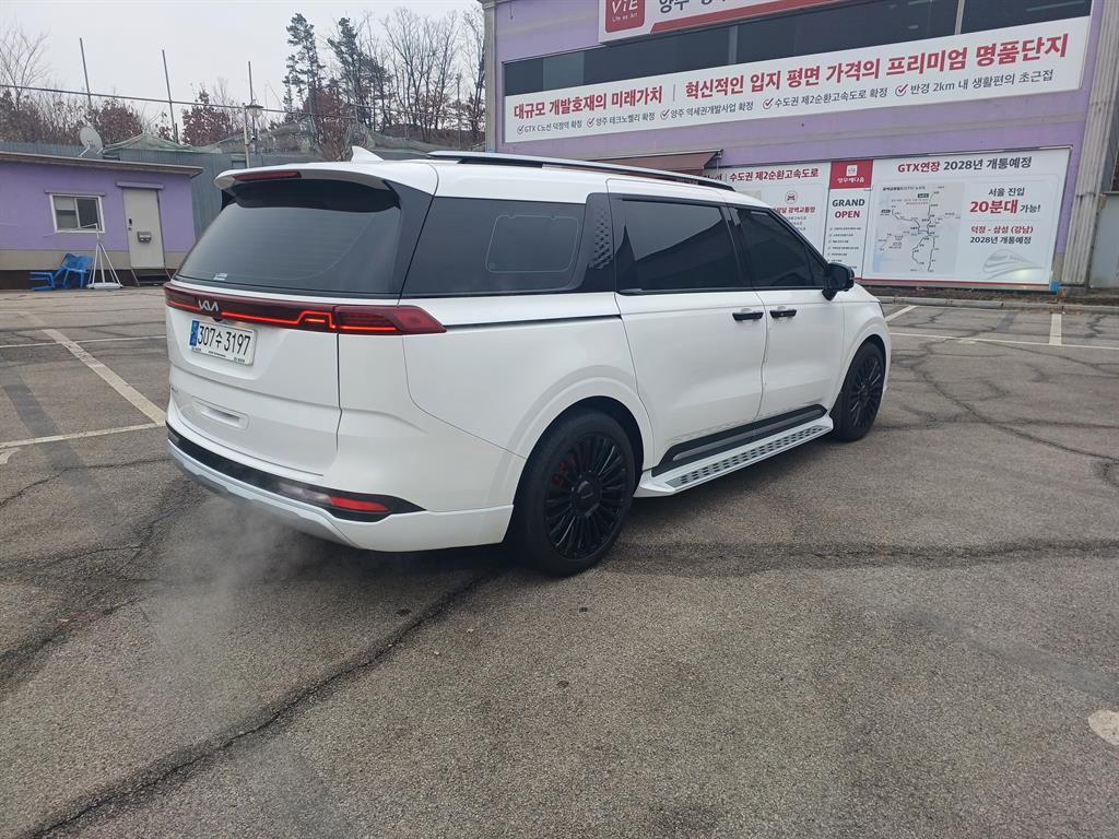 KIA Carnival - Vista 5
