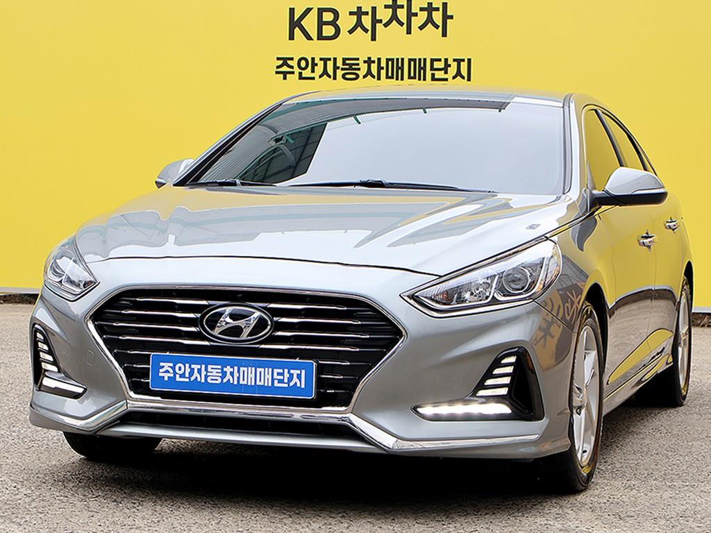 HYUNDAI Sonata - Vista 3