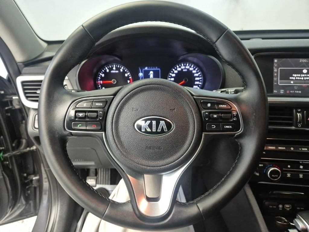 KIA K5 - Vista 9