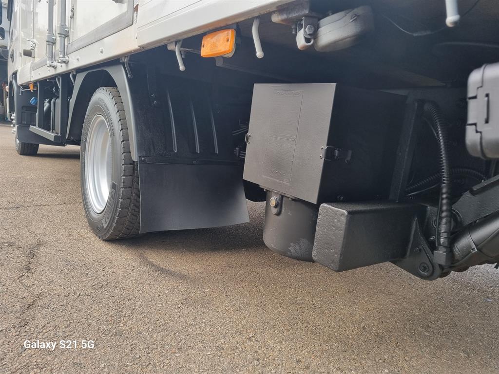 medium and large cargo truck - Vista 9