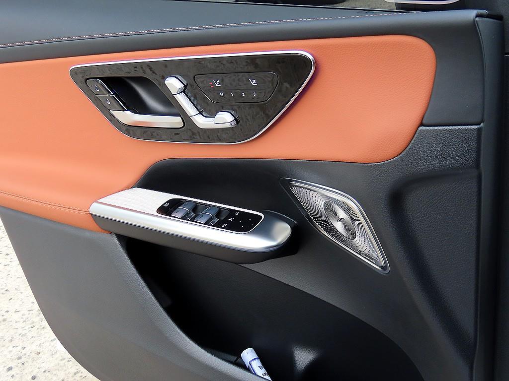 Mercedes Benz GLC Class - Vista 12