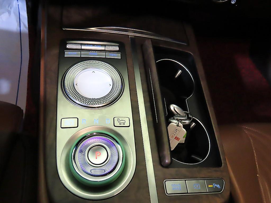 Genesis G80 - Vista 12