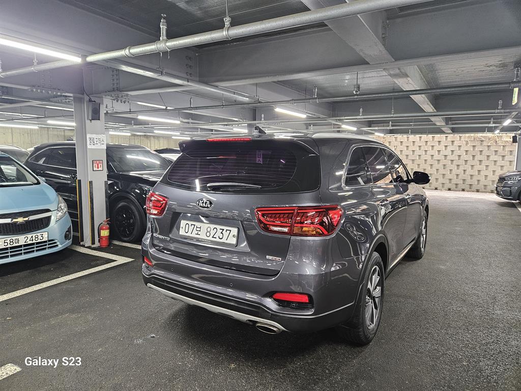KIA Sorento - Vista 3