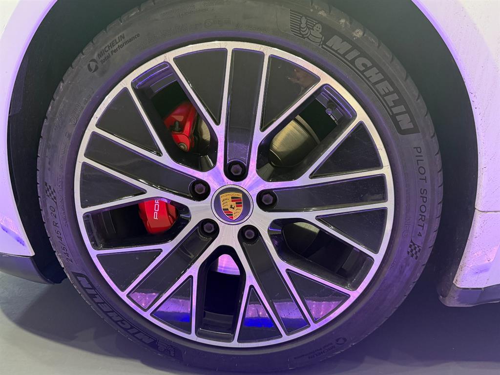 Porsche Taycan - Vista 6