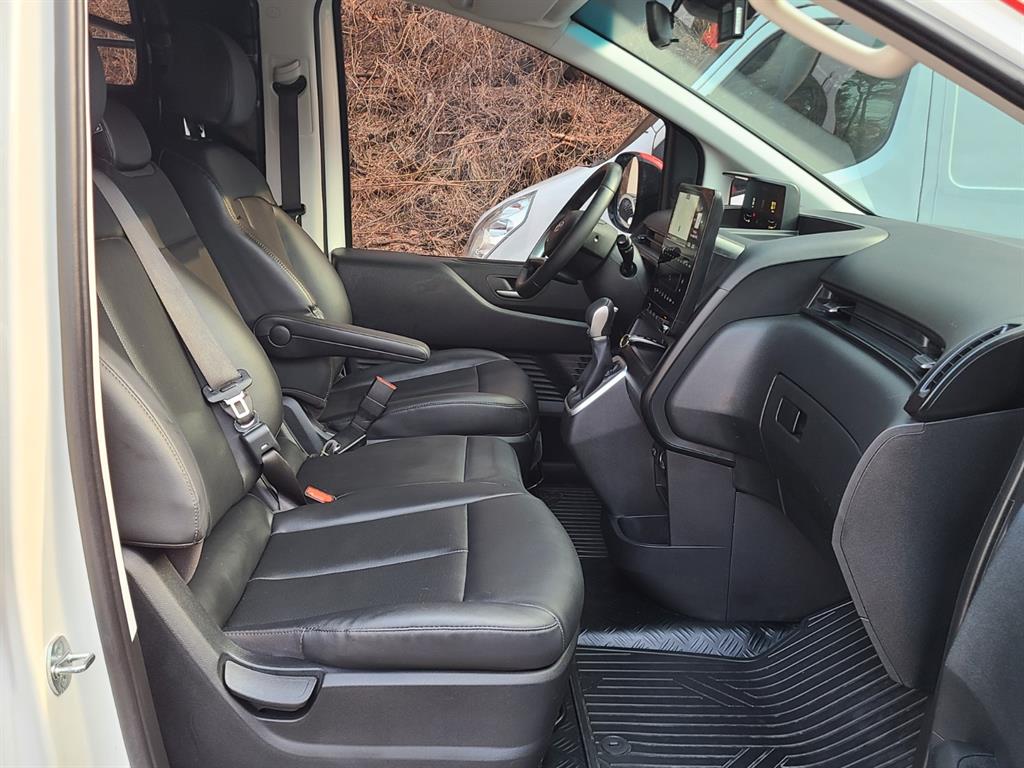 HYUNDAI Staria - Vista 9