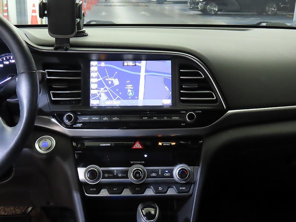 HYUNDAI Avante - Vista 11