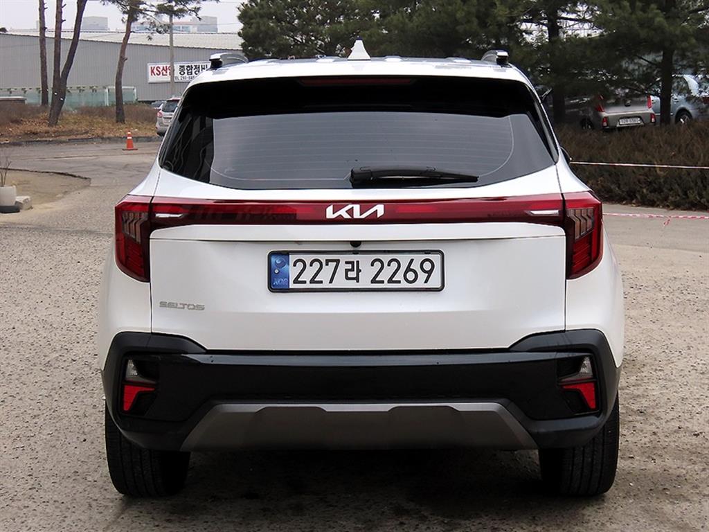 KIA Seltos - Vista 4