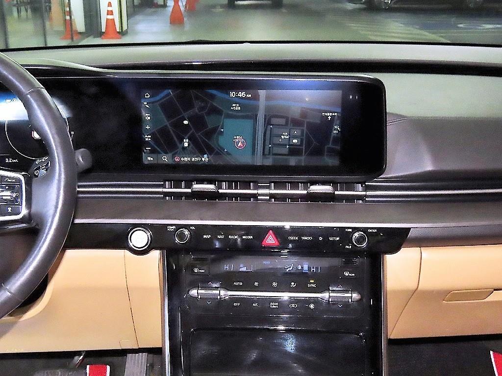 KIA Carnival - Vista 11