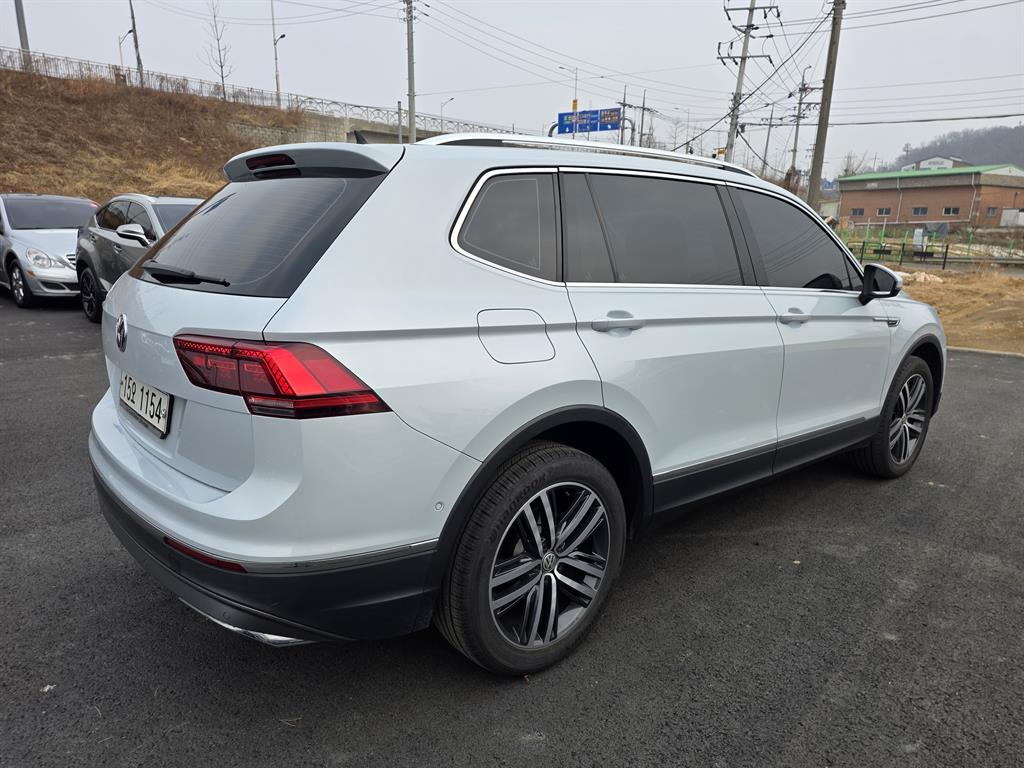 Volkswagen Tiguan - Vista 4
