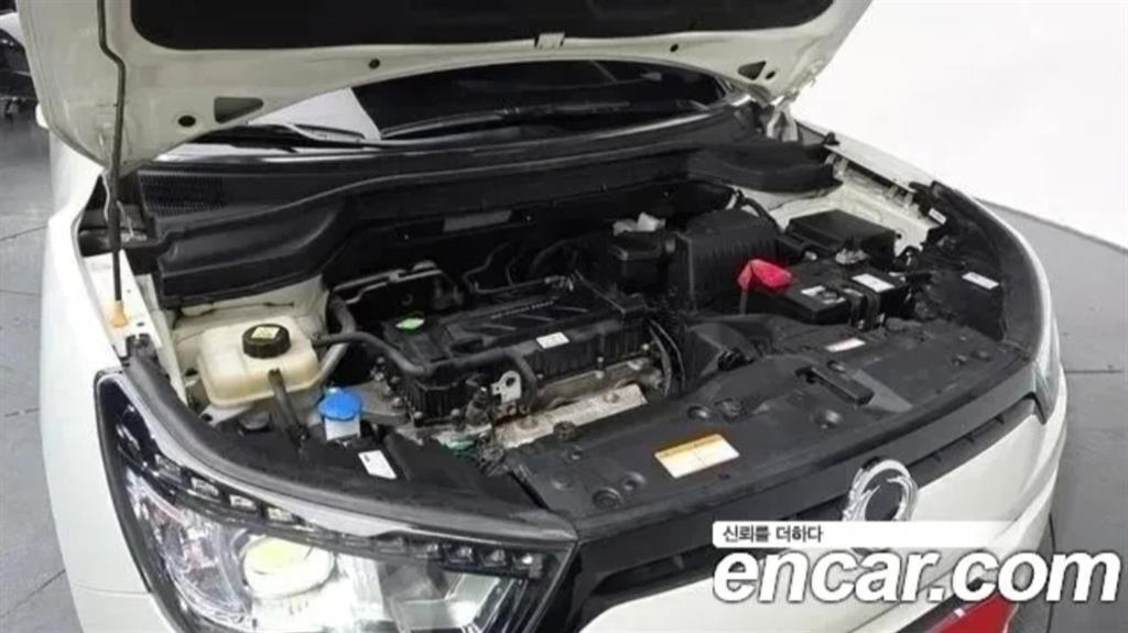 Ssangyong Tivoli - Vista 5