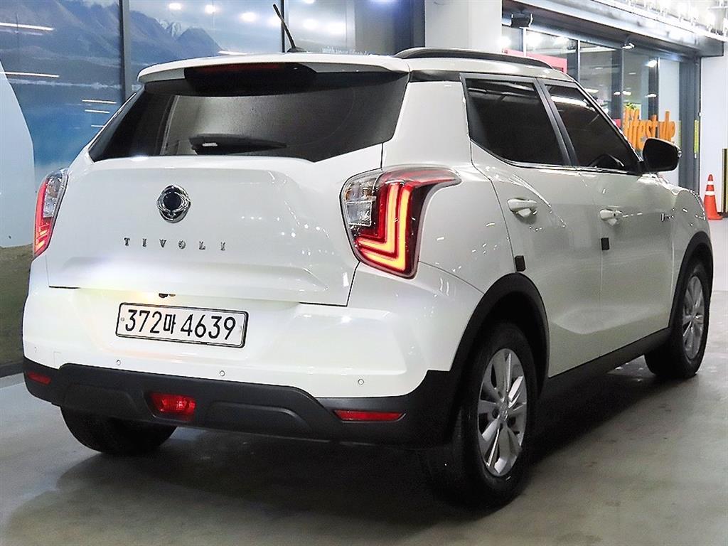 Ssangyong Tivoli - Vista 4