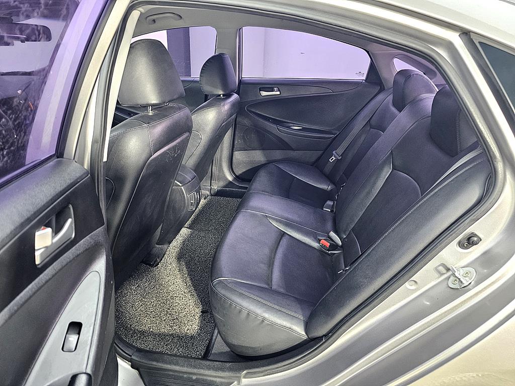 HYUNDAI Sonata - Vista 9
