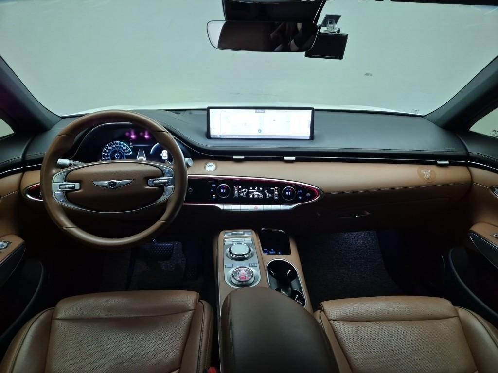 Genesis GV70 - Vista 7