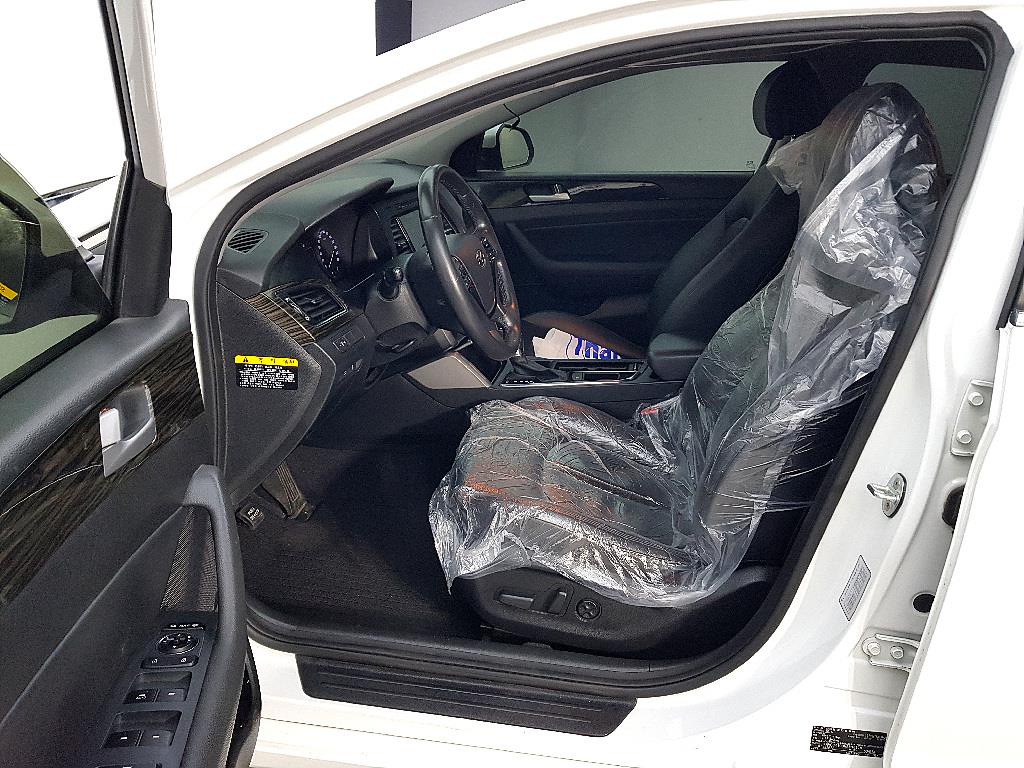 HYUNDAI Sonata - Vista 8