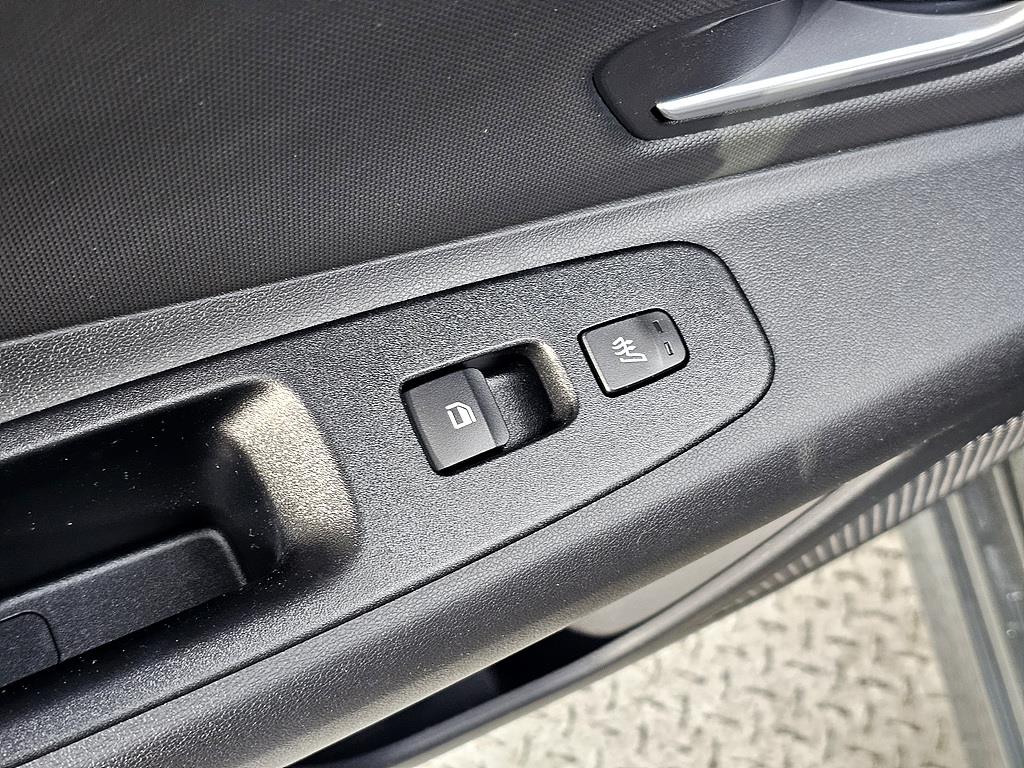 HYUNDAI Avante - Vista 10