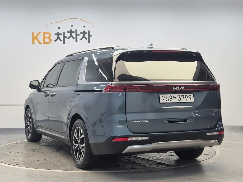 KIA Carnival - Vista 2