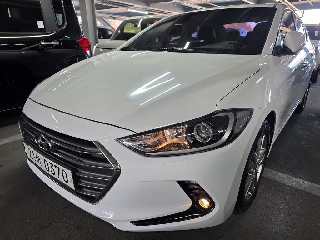 HYUNDAI Avante 2017 Blanco - Importación desde Corea - HF Imports Iquique - Foto 1