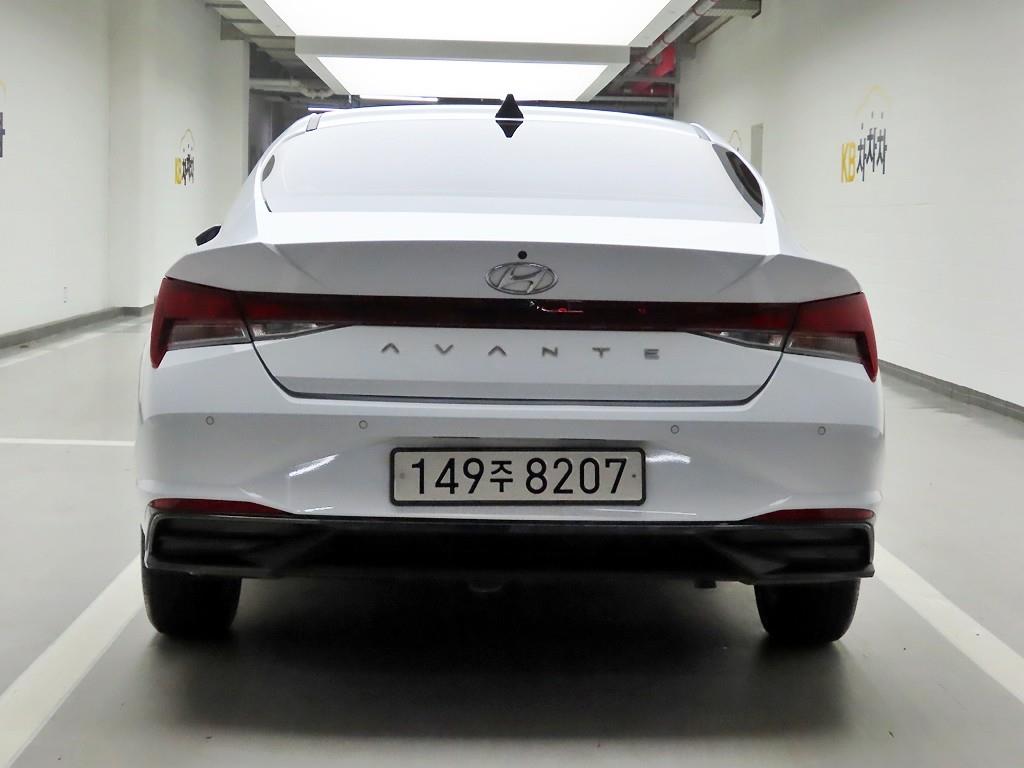 HYUNDAI Avante - Vista 3