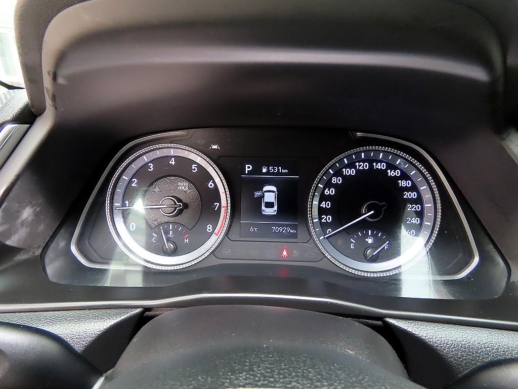 HYUNDAI Sonata - Vista 9