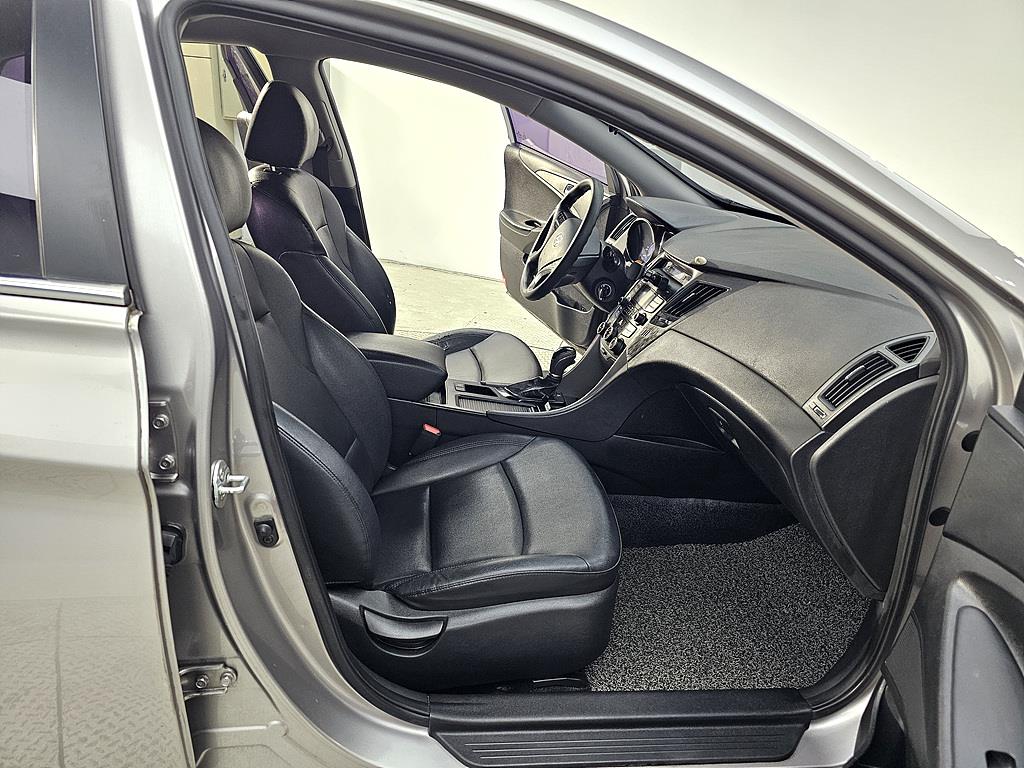 HYUNDAI Sonata - Vista 11