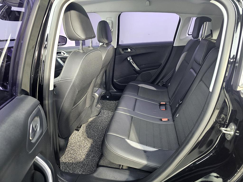 Peugeot 2008 - Vista 9