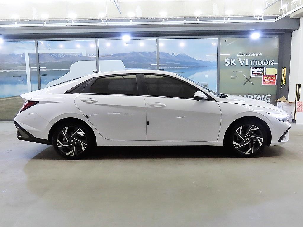 HYUNDAI Avante - Vista 3