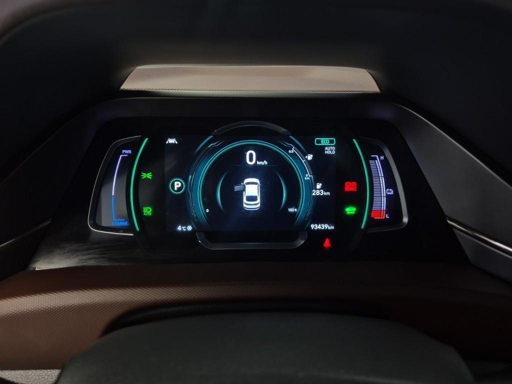 HYUNDAI Ioniq - Vista 6