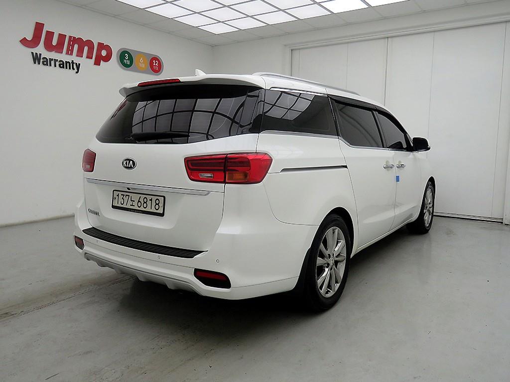 KIA Carnival - Vista 4