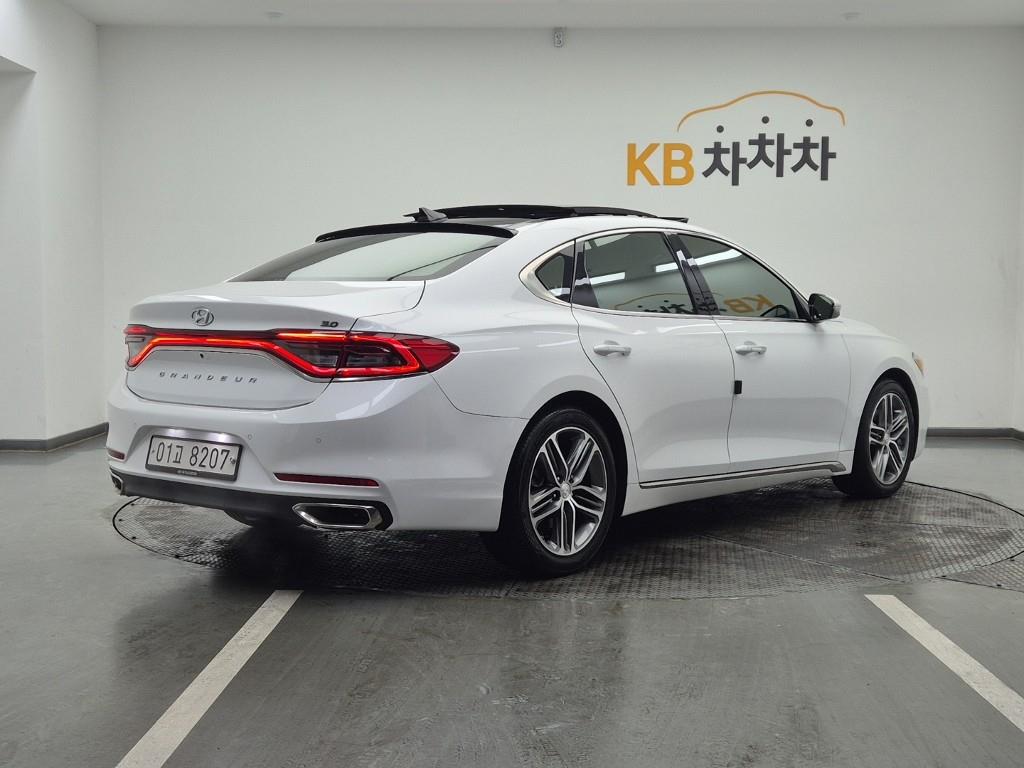HYUNDAI Grandeur - Vista 4